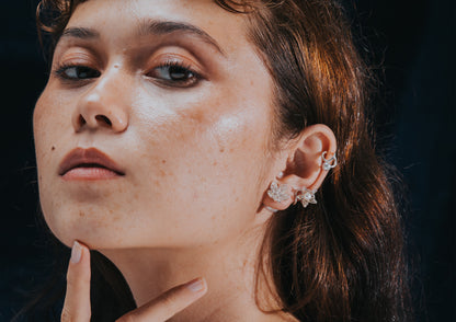 Jasminum Pearl Backing Ear Studs