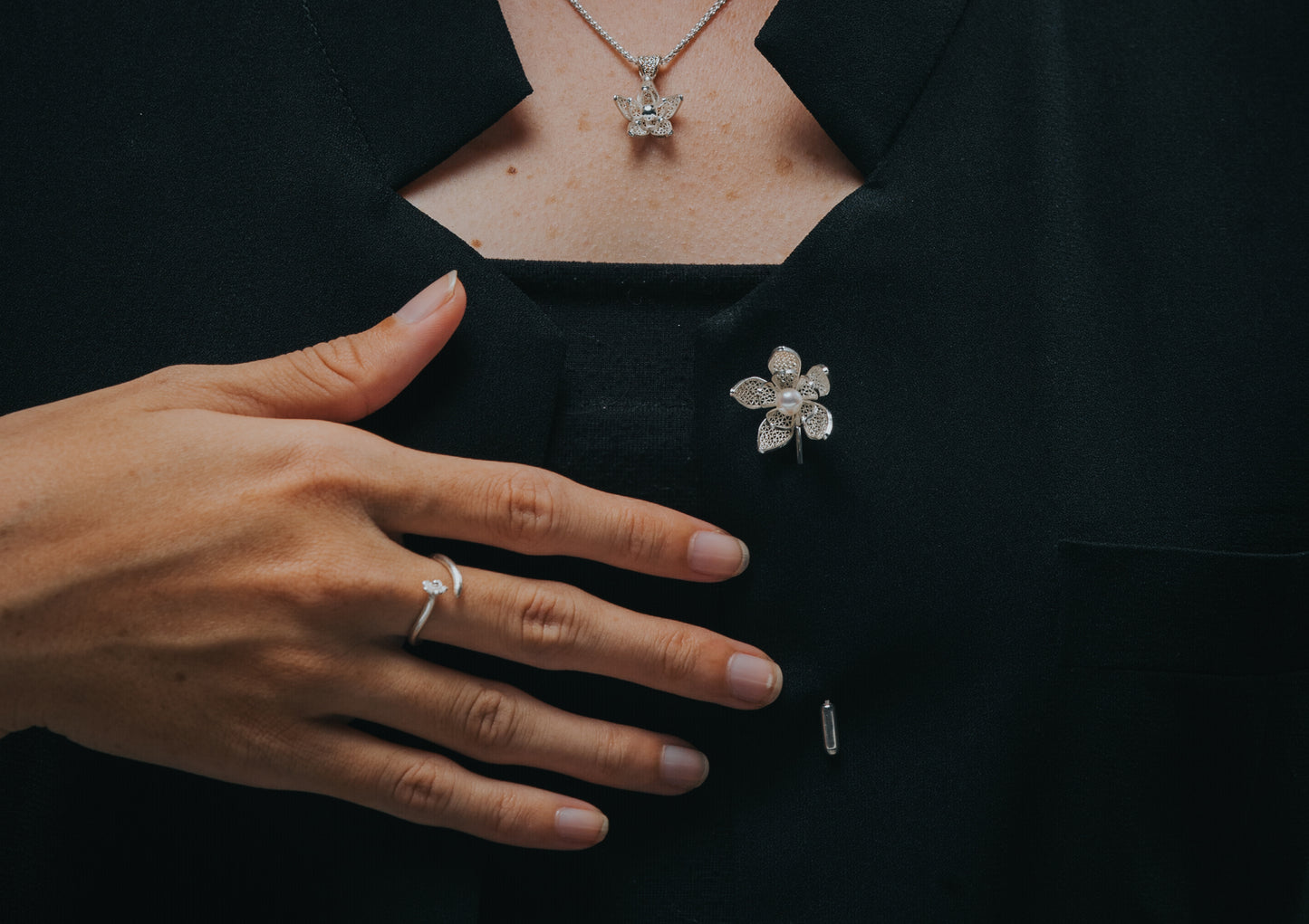 Jasminum Lapel Pin