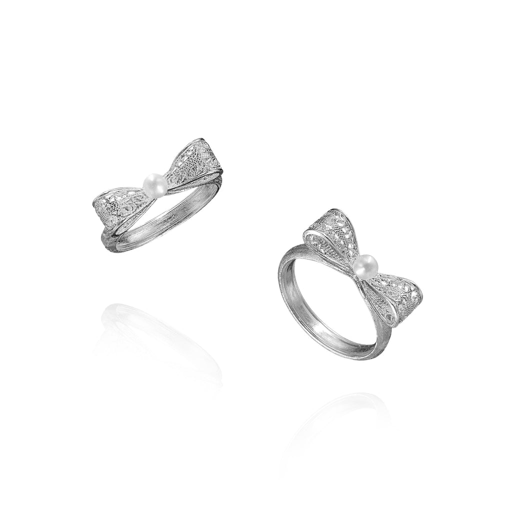 Filigree Ribbon Ring in Sterling Silver with Pearl