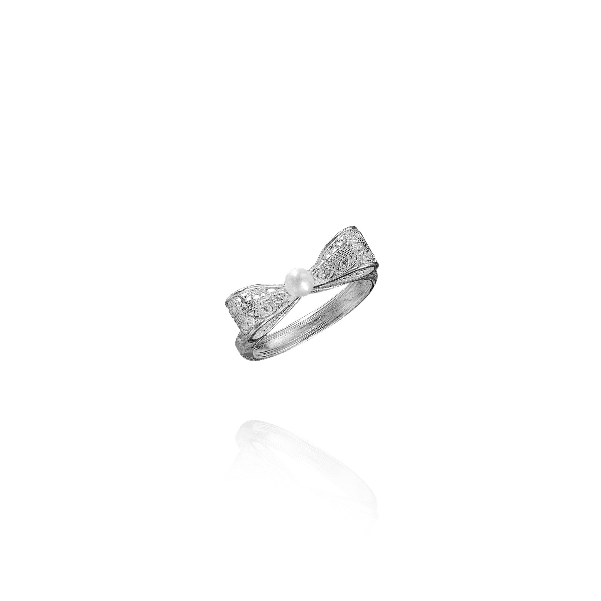 Filigree Ribbon Ring in Sterling Silver with Pearl
