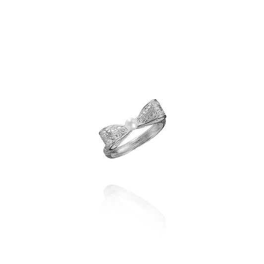 Cincin Pita (Mutiara di Tengah)