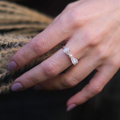Cincin Pita (Mutiara di Tengah)